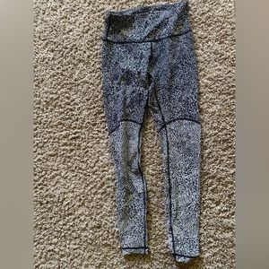 Lululemon wonder under size 6 leggings, high waisted